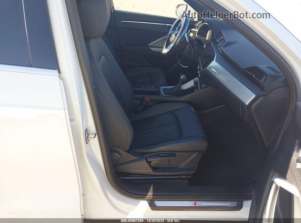 WA1DECF36L1125275 2020 AUDI Q3 Белый Вид салона спереди
