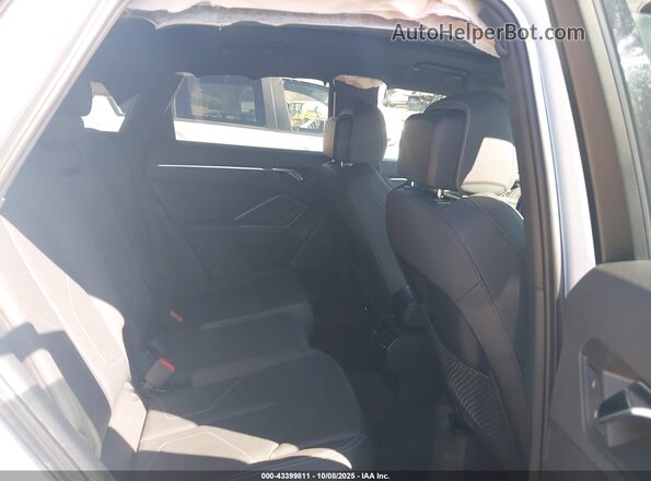 WA1DECF36M1069033 2021 AUDI Q3 White Вид наклейки з VIN-кодом