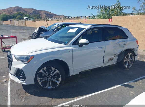 WA1DECF36M1069033 2021 AUDI Q3 White Вид задньої частини салону