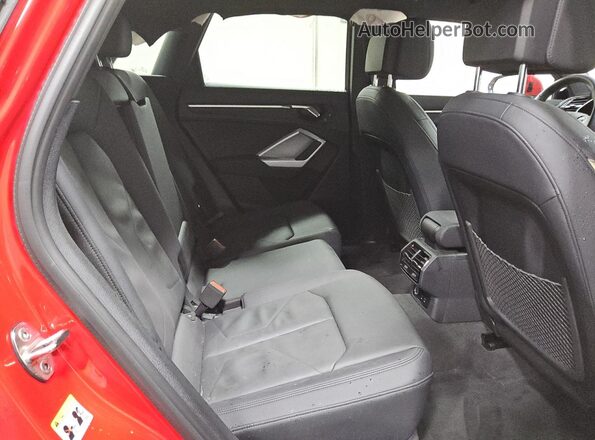 WA1DECF37S1049631 2025 AUDI Q3 Red უკანა სალონის ხედი