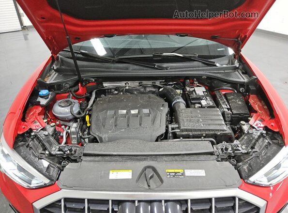 WA1DECF37S1049631 2025 AUDI Q3 Red ძრავის განყოფილების ხედი