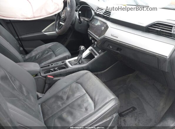 WA1DECF38L1023587 2020 AUDI Q3 Black Widok wnętrza z przodu