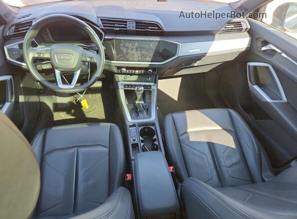 WA1DECF39M1042067 2021 AUDI Q3 Черный Вид панели приборов