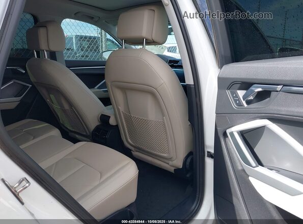 WA1DECF3XL1088814 2020 AUDI Q3 White VIN կոդի պիտակի տեսք