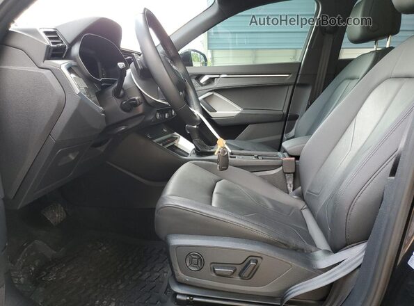 WA1DECF3XM1139536 2021 AUDI Q3 Черный Вид салона спереди