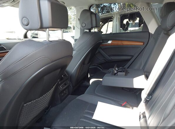 WA1E2AFY3M2045103 2021 AUDI Q5 Black 