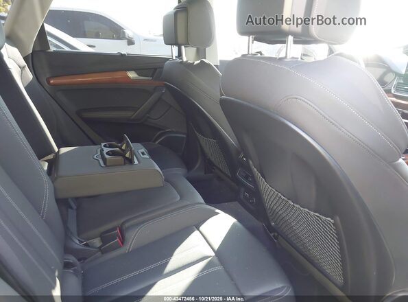 WA1E2AFY3M2045103 2021 AUDI Q5 Black VIN sticker view