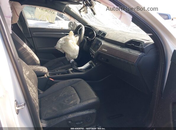 WA1EECF31R1180634 2024 AUDI Q3 White Սալոնի դիմացի տեսք