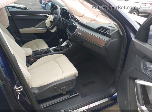 WA1EECF32M1102002 2021 AUDI Q3 Dark Blue Սալոնի դիմացի տեսք