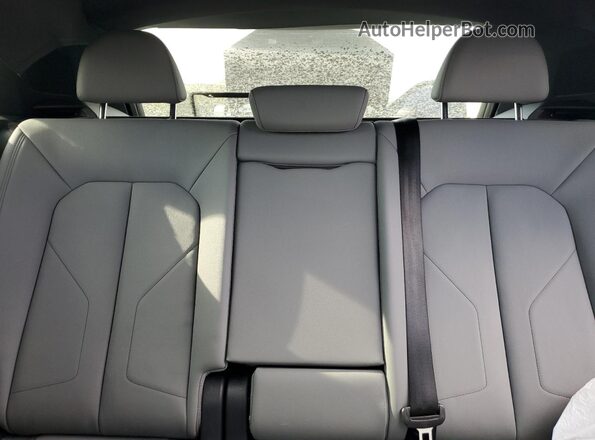 WA1EECF32M1115543 2021 AUDI Q3 Red Вид задніх сидінь