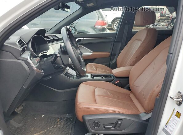 WA1EECF32M1149689 2021 AUDI Q3 Белый Вид салона спереди
