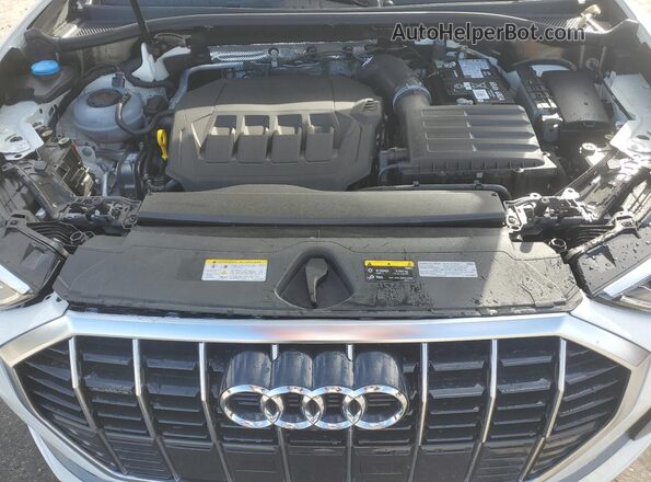 WA1EECF35R1153405 2024 AUDI Q3 White Engine compartment view
