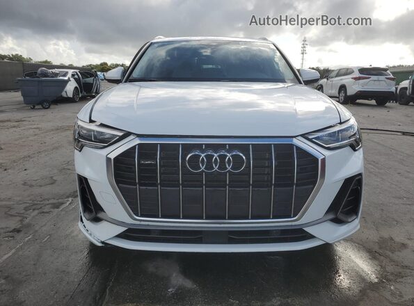WA1EECF35R1153405 2024 AUDI Q3 White Front view