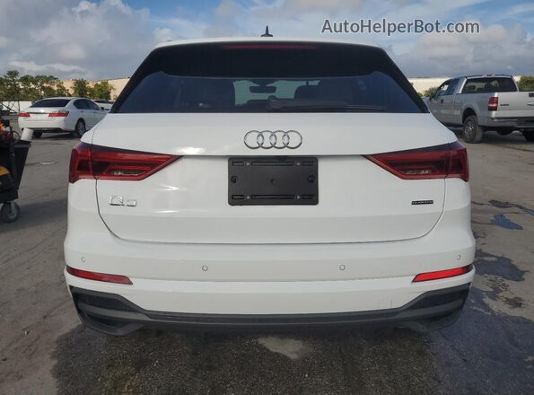 WA1EECF35R1153405 2024 AUDI Q3 White Rear view