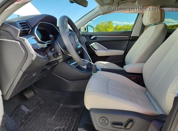 WA1EECF36S1034400 2025 AUDI Q3 White Սալոնի դիմացի տեսք