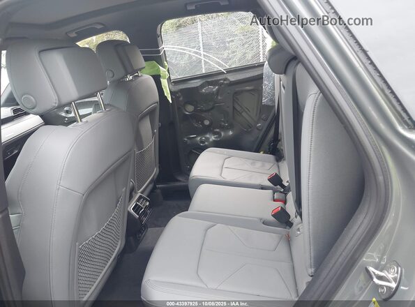 WA1EECF37R1179262 2024 AUDI Q3 Gray Widok naklejki z numerem VIN