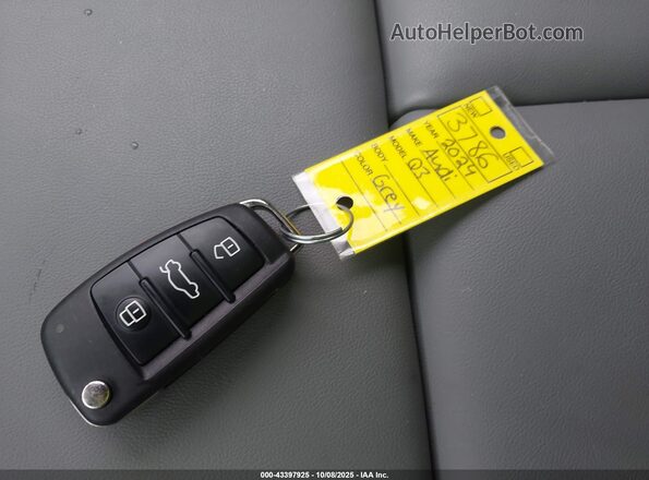 WA1EECF37R1179262 2024 AUDI Q3 Gray Widok deski rozdzielczej