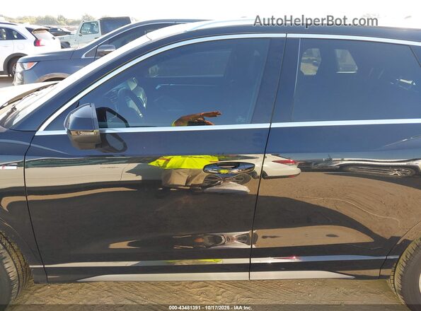 WA1EECF38N1021085 2022 AUDI Q3 Black Widok wnętrza 360 stopni