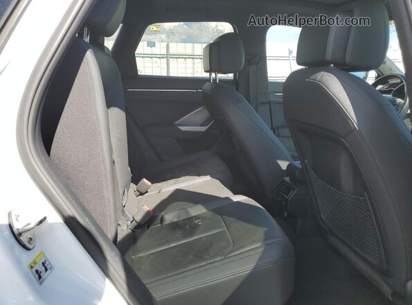 WA1EECF39N1064530 2022 AUDI Q3 White Rear interior view