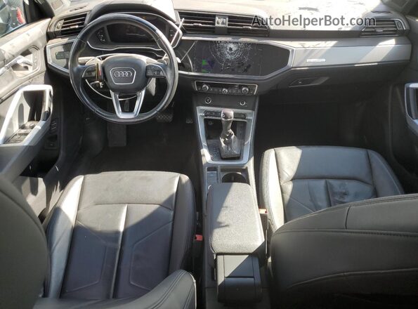 WA1EECF39N1064530 2022 AUDI Q3 White Dashboard view