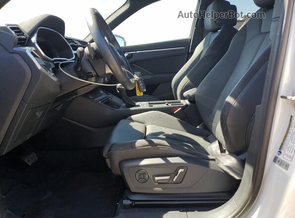 WA1EECF3XM1073512 2021 AUDI Q3 White Vista interior delantera