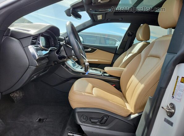 WA1EVAF13MD016361 2021 AUDI Q8 White წინა სალონის ხედი