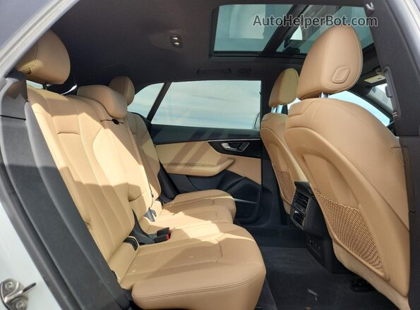 WA1EVAF13MD016361 2021 AUDI Q8 White უკანა სავარძლების ხედი