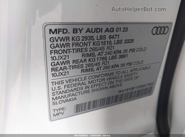 WA1EVBF13PD017522 2023 AUDI Q8 White Widok komory silnika