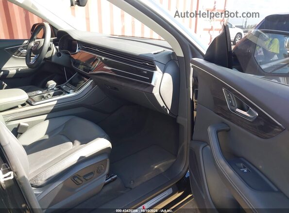 WA1EVBF18PD000876 2023 AUDI Q8 Черный Вид салона спереди