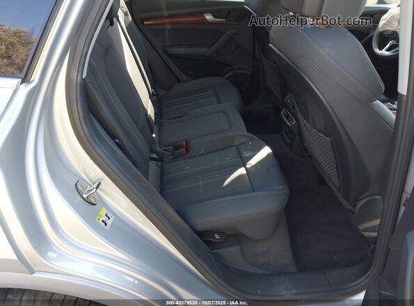 WA1F2AFY9M2044087 2021 AUDI Q5 Silver 
