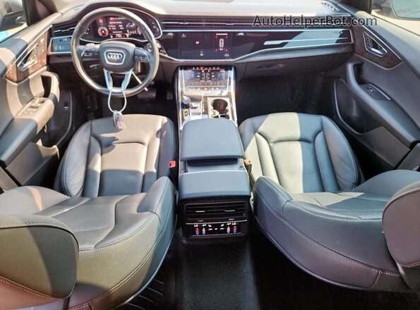 WA1FVAF14KD039567 2019 AUDI Q8 Gray Vista del salpicadero