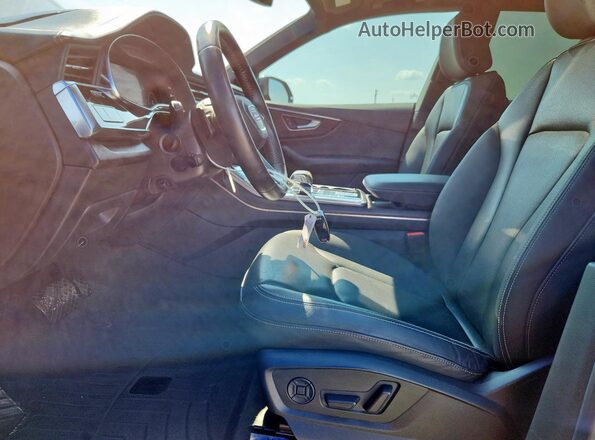 WA1FVAF14KD039567 2019 AUDI Q8 Gray Vista interior delantera