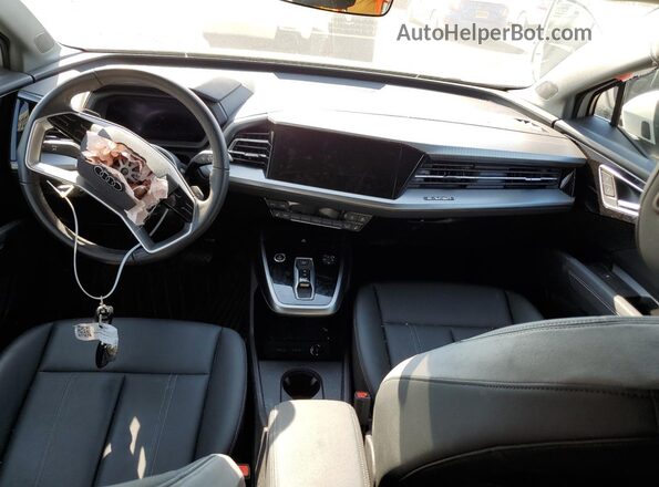 WA1G2AFZ3RP012730 2024 AUDI Q4 White Առջևի վահանակի տեսք
