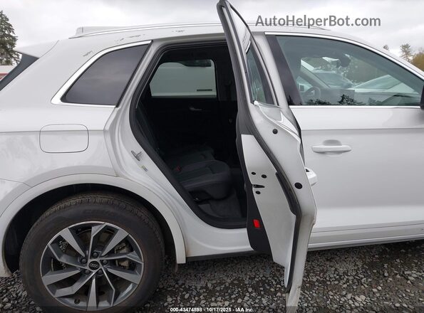 WA1GAAFY6P2076572 2023 AUDI Q5 White VIN კოდის სტიკერის ხედი