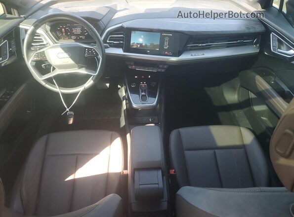 WA1H2BFZXNP048371 2022 AUDI Q4 Black Vista del salpicadero