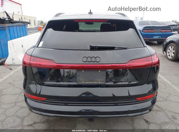 WA1LAAGE7NB013318 2022 AUDI E-TRON Black 