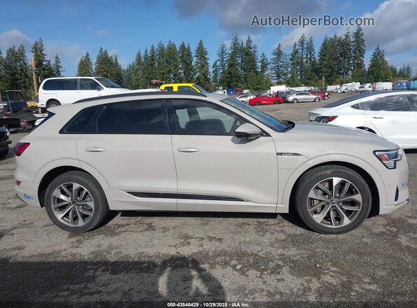 WA1LABGE8MB019763 2021 AUDI E-TRON Cream 360 interior view