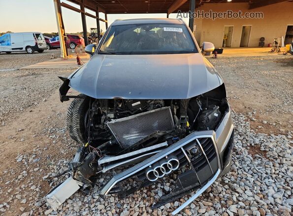 WA1LCBF75PD005504 2023 AUDI Q7 Gray Front view