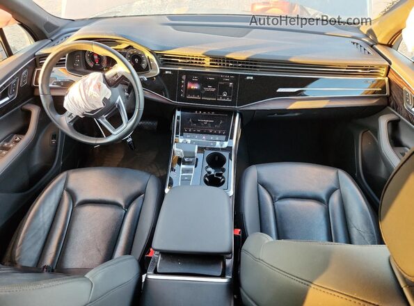 WA1LCBF75PD005504 2023 AUDI Q7 Gray Dashboard view