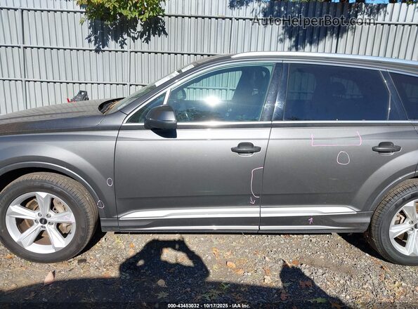 WA1LJAF72MD013717 2021 AUDI Q7 Gray 360 interior view