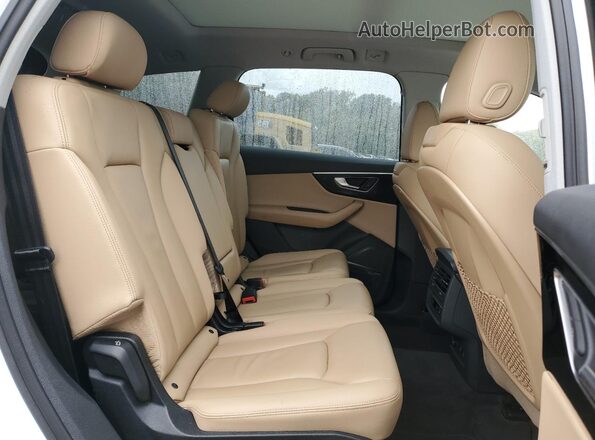 WA1LXAF72LD004321 2020 AUDI Q7 White Vista interior trasera