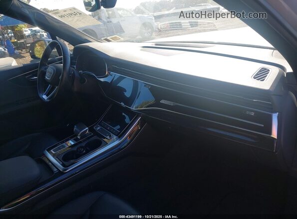WA1LXBF76ND006436 2022 AUDI Q7 Silver Вид салону спереду