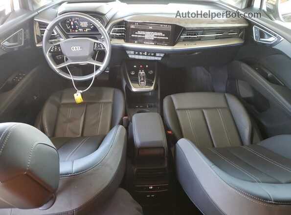 WA1M2BFZ2PP053534 2023 AUDI Q4 Black Вид панелі приладів