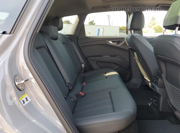 WA1MUBFZ0SP052319 2025 AUDI Q4 Gray 