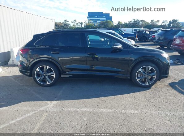 WA1MUBFZ3RP045519 2024 AUDI Q4 Black Սալոնի հետևի տեսք