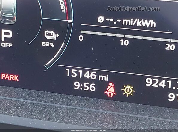 WA1MUBFZ4RP035355 2024 AUDI Q4 Серый 