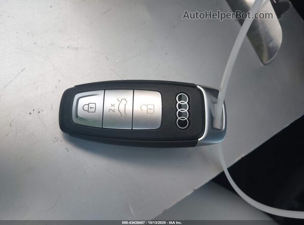 WA1MUBFZ6SP042197 2025 AUDI Q4 Gray 