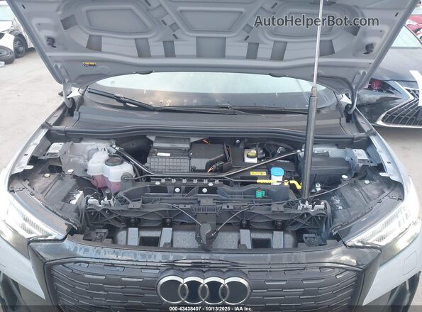 WA1MUBFZ6SP042197 2025 AUDI Q4 Gray 