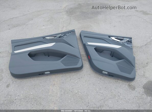 WA1MUBFZ6SP042197 2025 AUDI Q4 Gray 