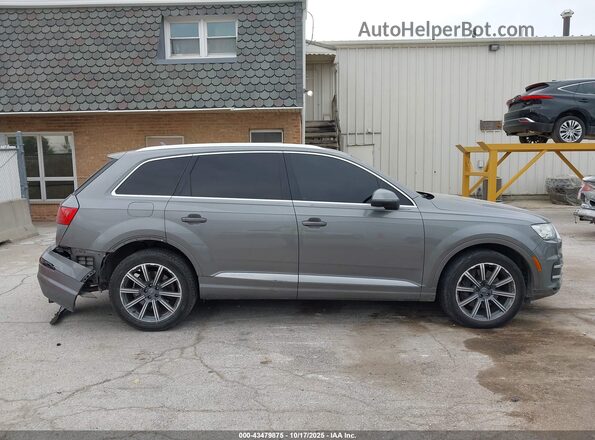 WA1VAAF77HD019866 2017 AUDI Q7 Gray Rear interior view